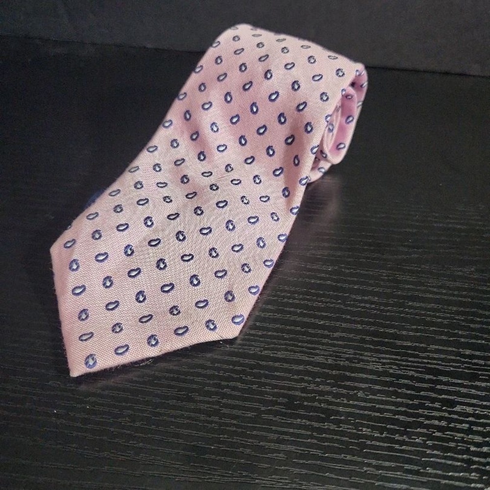 TOMMY HILFIGER Tie Pink Blue Pattern Paisley 100% Silk‎ Classic Elegant